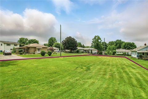 Photo of 331 S Ninth St, Sharpsville, PA 16150 (MLS # 1763064)