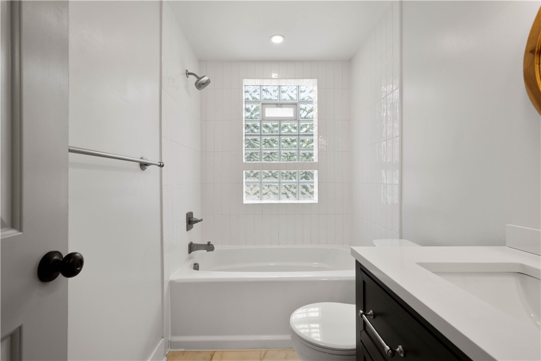 West Mifflin, Pennsylvania 15122, United States, 3 Bedrooms Bedrooms, ,2 BathroomsBathrooms,Residential,Active,199637