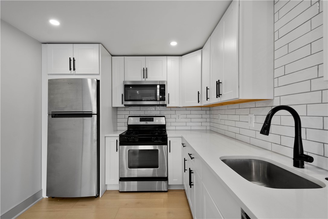 West Mifflin, Pennsylvania 15122, United States, 3 Bedrooms Bedrooms, ,2 BathroomsBathrooms,Residential,Active,199637