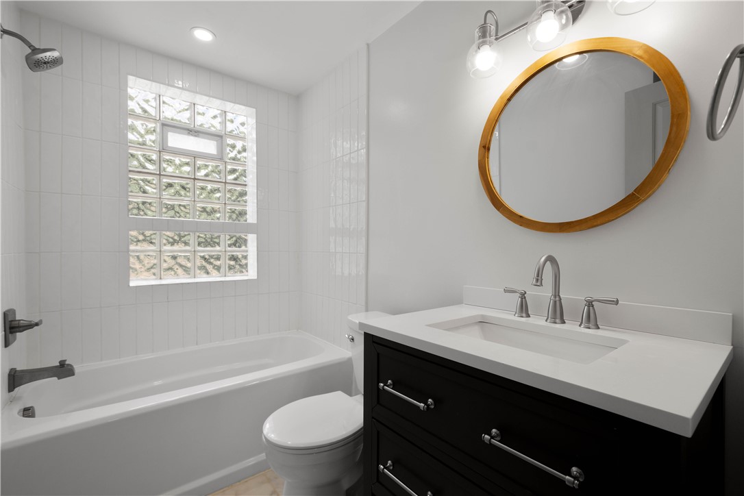 West Mifflin, Pennsylvania 15122, United States, 3 Bedrooms Bedrooms, ,2 BathroomsBathrooms,Residential,Active,199637