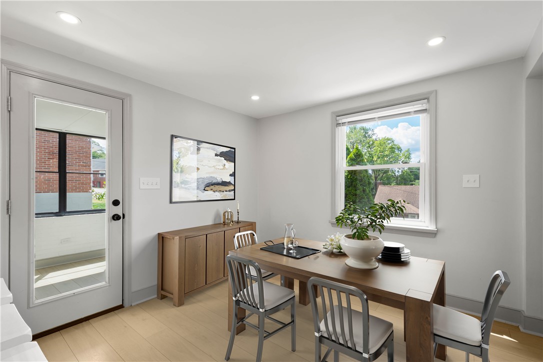 West Mifflin, Pennsylvania 15122, United States, 3 Bedrooms Bedrooms, ,2 BathroomsBathrooms,Residential,Active,199637