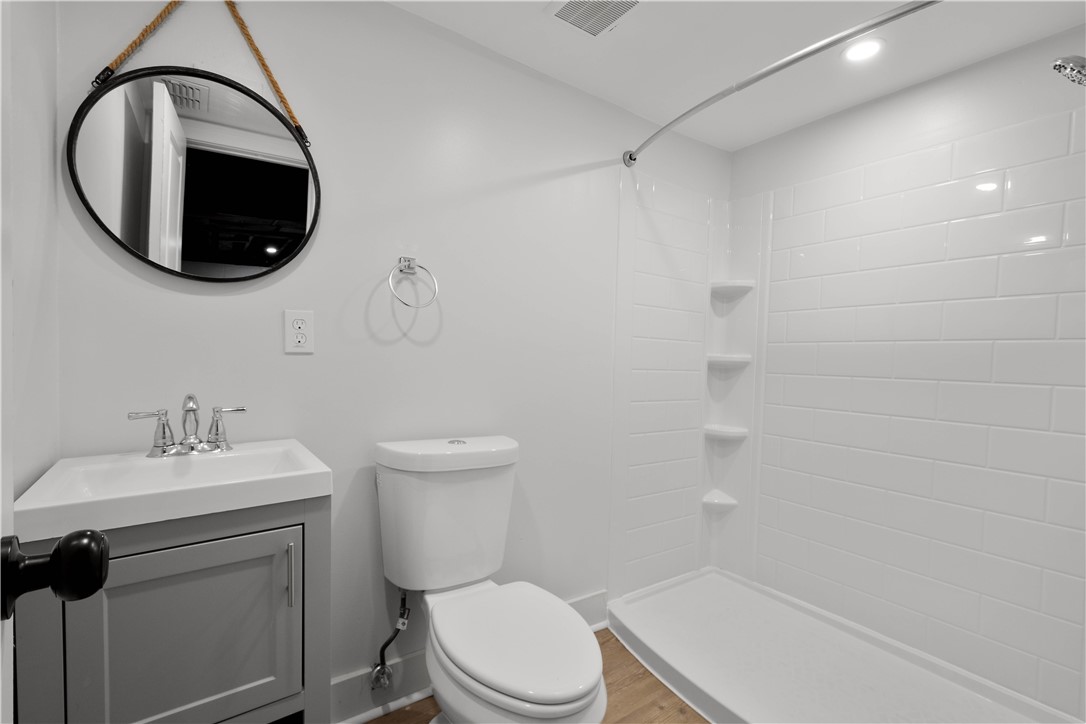 West Mifflin, Pennsylvania 15122, United States, 3 Bedrooms Bedrooms, ,2 BathroomsBathrooms,Residential,Active,199637