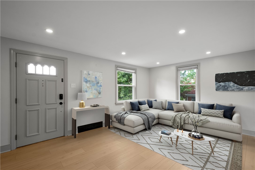 West Mifflin, Pennsylvania 15122, United States, 3 Bedrooms Bedrooms, ,2 BathroomsBathrooms,Residential,Active,199637