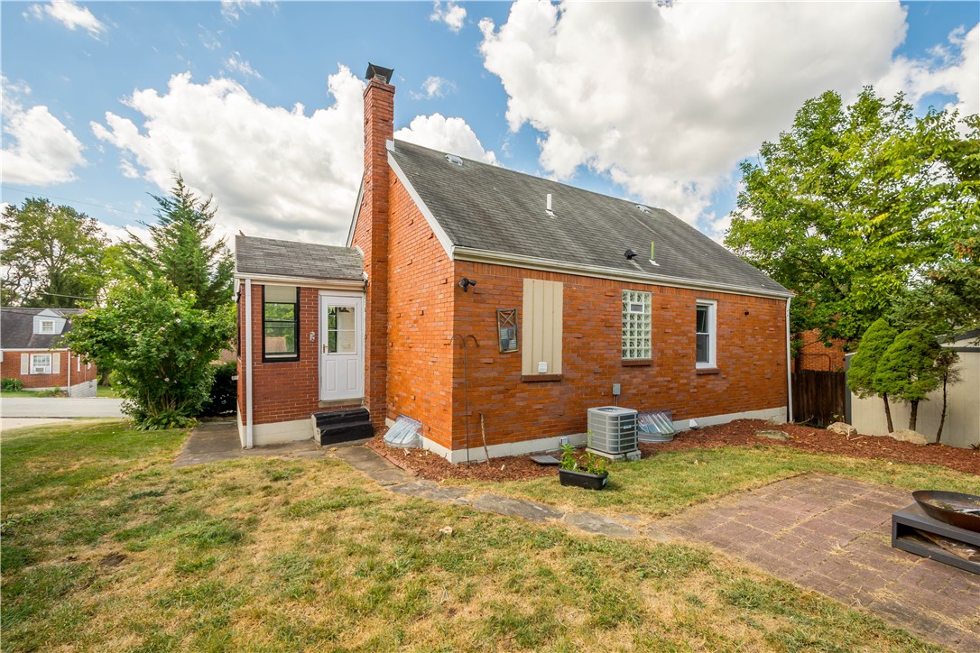 West Mifflin, Pennsylvania 15122, United States, 3 Bedrooms Bedrooms, ,2 BathroomsBathrooms,Residential,Active,199637