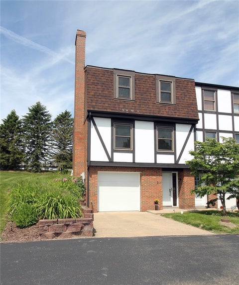 Townhouse For Sale - 211 Greenwood Drive Dr<br/> Washington County, Canonsburg, PA 15317