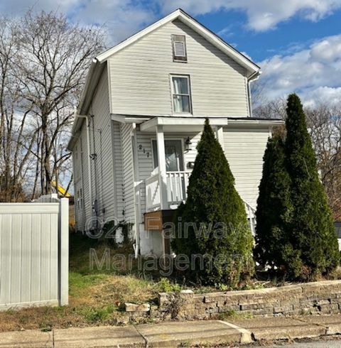 Photo of 217 N Lincoln Ave #5, Greensburg, PA 15601 (MLS # 1734995)