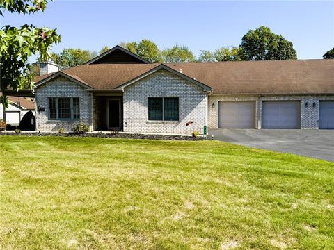 Condo For Sale - 218 Stoneybrook Dr Dr<br/> Jefferson Twp, PA 16023
