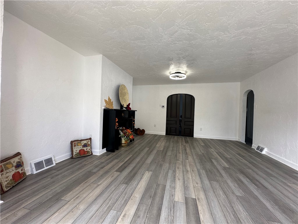 New Brighton, Pennsylvania 15066, United States, 5 Bedrooms Bedrooms, ,2 BathroomsBathrooms,Residential,Active,227701