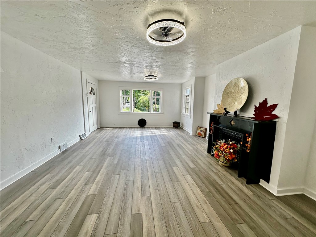 New Brighton, Pennsylvania 15066, United States, 5 Bedrooms Bedrooms, ,2 BathroomsBathrooms,Residential,Active,227701