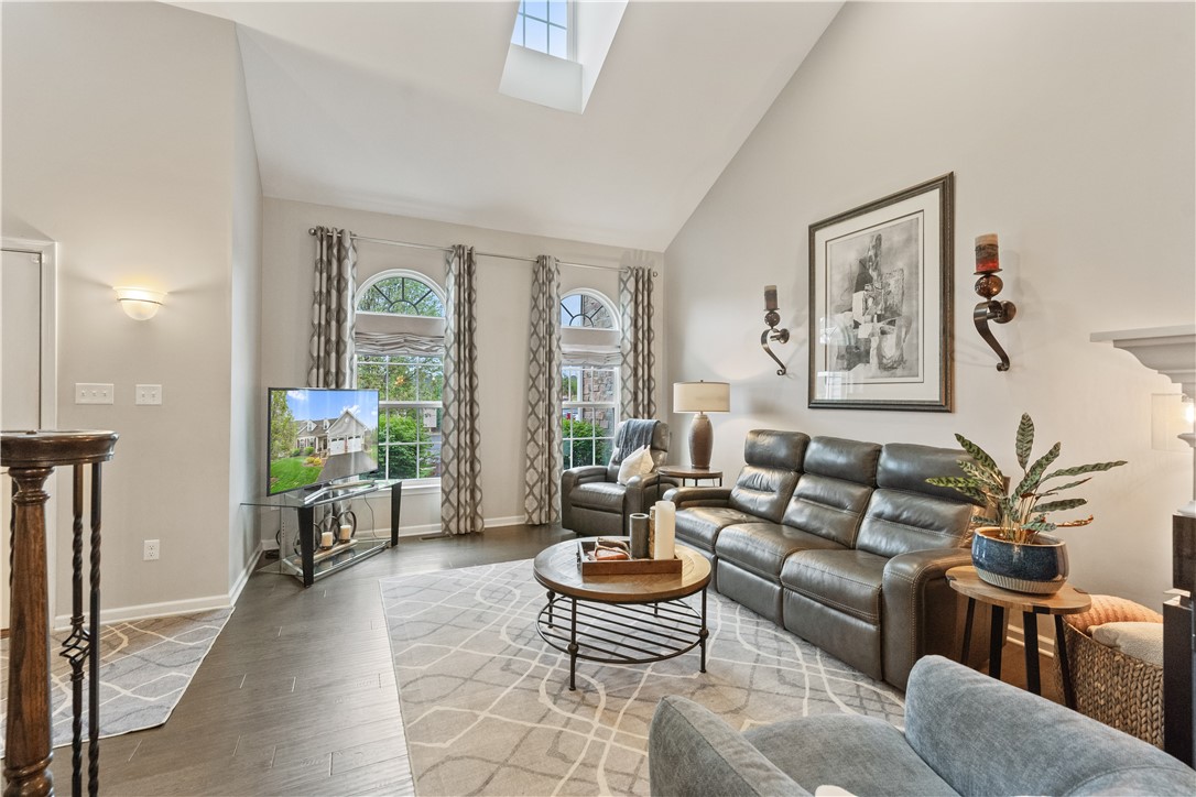 Cecil, Pennsylvania 15317, United States, 4 Bedrooms Bedrooms, ,4 BathroomsBathrooms,Residential,Contingent,125055