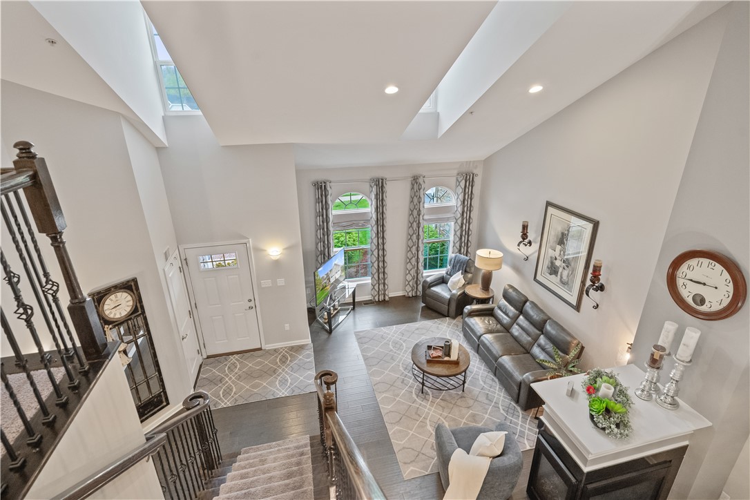 Cecil, Pennsylvania 15317, United States, 4 Bedrooms Bedrooms, ,4 BathroomsBathrooms,Residential,Contingent,125055