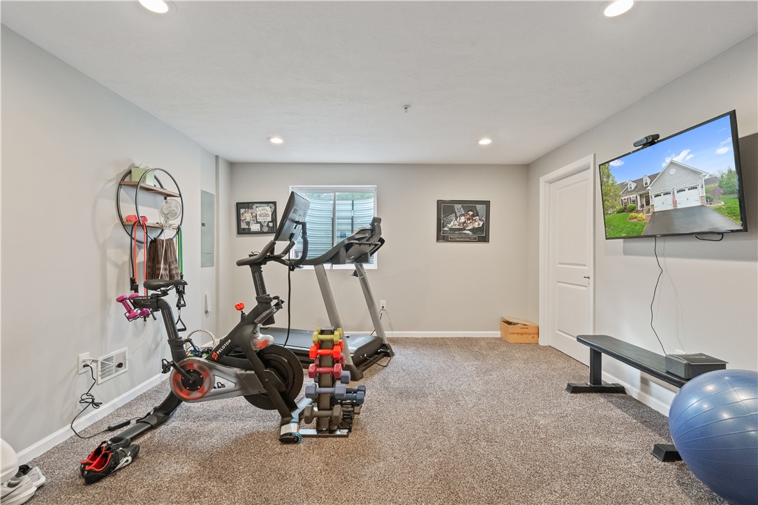 Cecil, Pennsylvania 15317, United States, 4 Bedrooms Bedrooms, ,4 BathroomsBathrooms,Residential,Contingent,125055