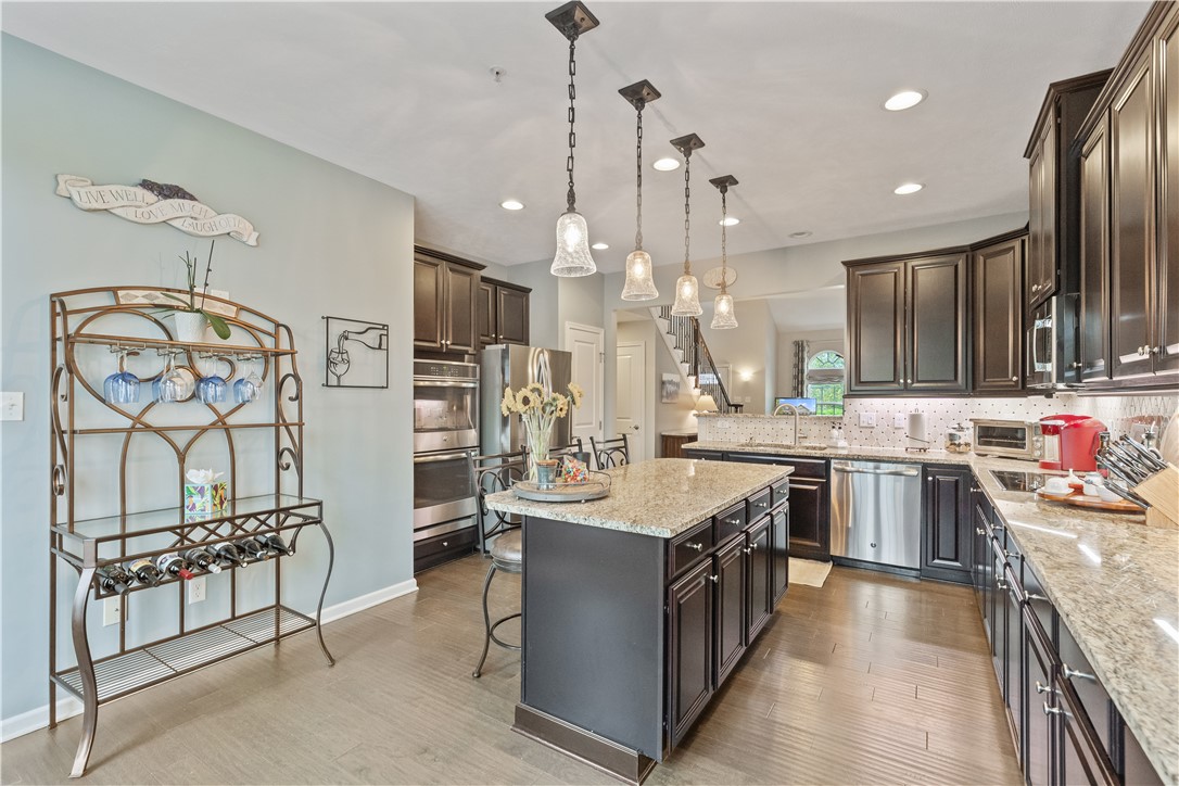 Cecil, Pennsylvania 15317, United States, 4 Bedrooms Bedrooms, ,4 BathroomsBathrooms,Residential,Contingent,125055