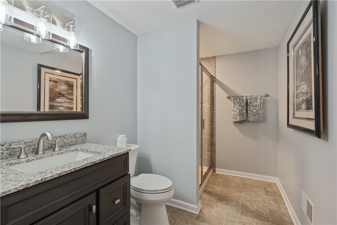 Cecil, Pennsylvania 15317, United States, 4 Bedrooms Bedrooms, ,4 BathroomsBathrooms,Residential,Contingent,125055