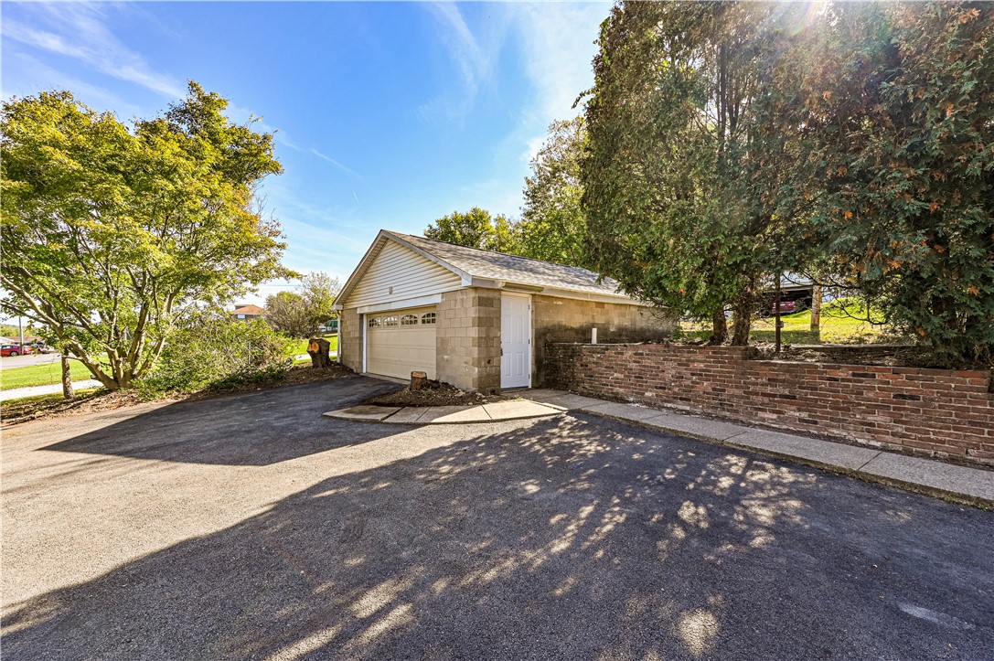 Hempfield Twp, Pennsylvania 15639, United States, 3 Bedrooms Bedrooms, ,2 BathroomsBathrooms,Residential,Active,221748