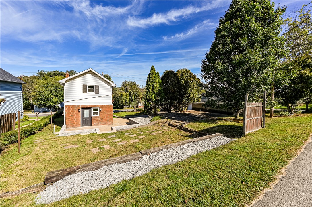 Hempfield Twp, Pennsylvania 15639, United States, 3 Bedrooms Bedrooms, ,2 BathroomsBathrooms,Residential,Active,221748