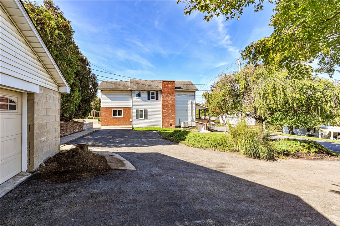 Hempfield Twp, Pennsylvania 15639, United States, 3 Bedrooms Bedrooms, ,2 BathroomsBathrooms,Residential,Active,221748