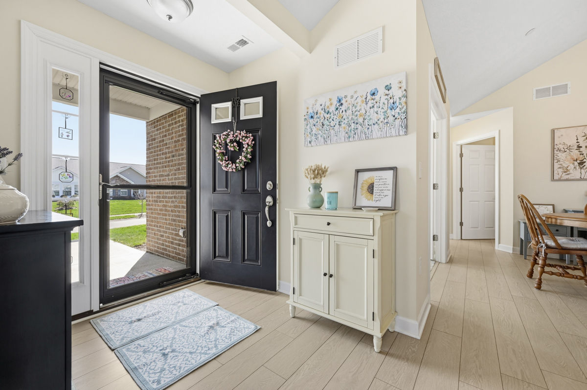 1042 Forest Oaks Drive