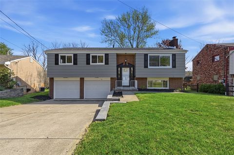 Photo of 330 Laurie Dr, Pittsburgh, PA 15235 (MLS # 1749674)