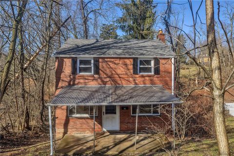 Photo of 712 Beulah Rd, Pittsburgh, PA 15235 (MLS # 1740752)