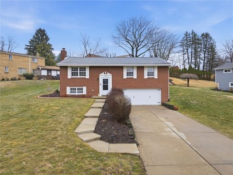 103 Treeview Dr Moon/Crescent Twp PA 15108