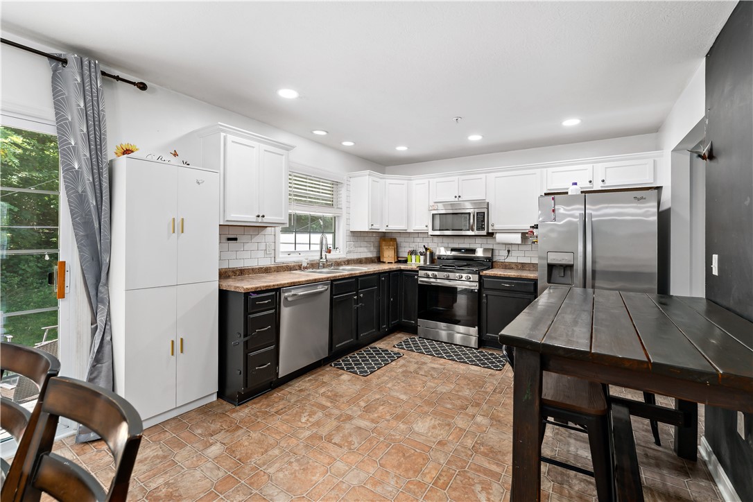 North Strabane, Pennsylvania 15317, United States, 3 Bedrooms Bedrooms, ,3 BathroomsBathrooms,Residential,Active,223218