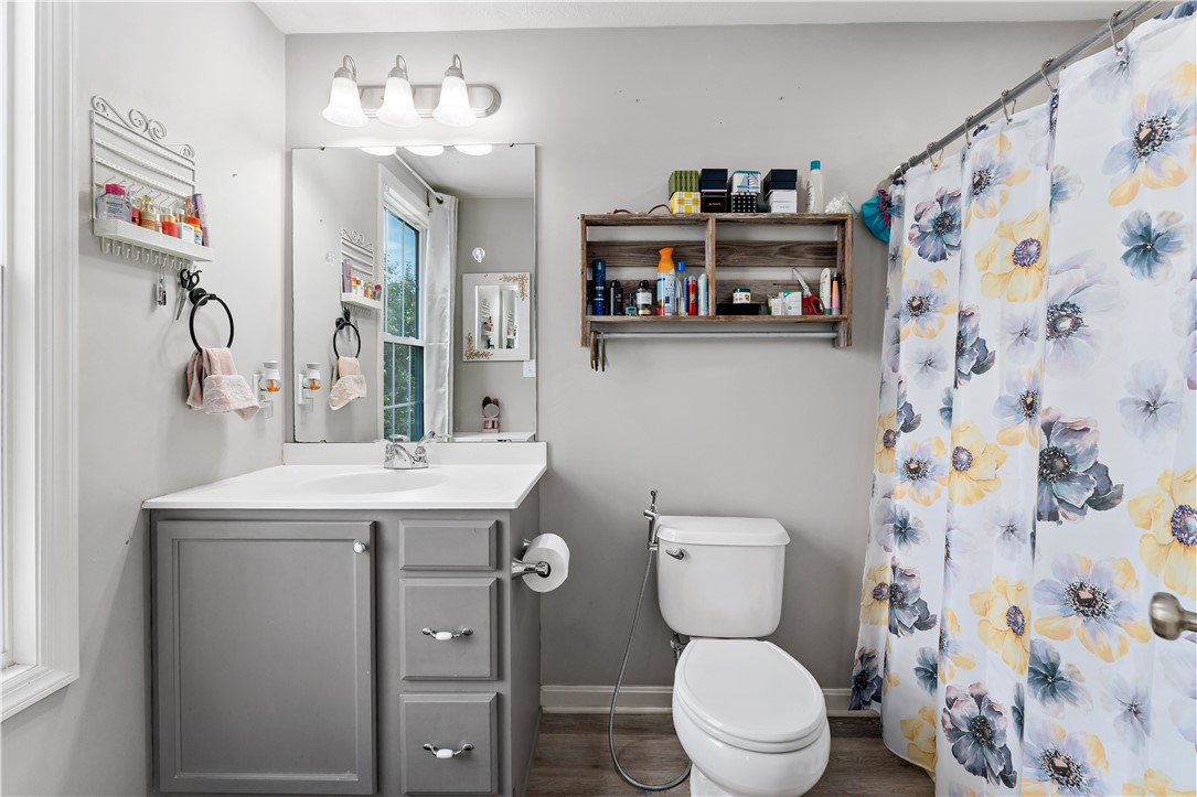 North Strabane, Pennsylvania 15317, United States, 3 Bedrooms Bedrooms, ,3 BathroomsBathrooms,Residential,Active,223218