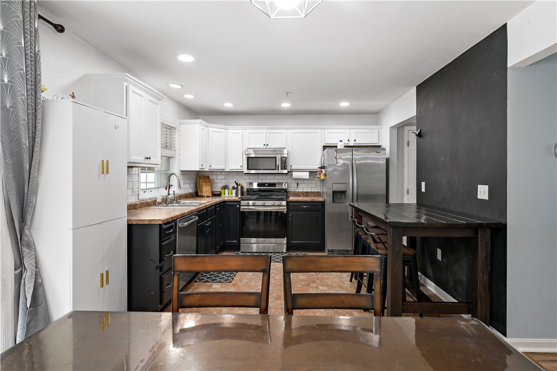 North Strabane, Pennsylvania 15317, United States, 3 Bedrooms Bedrooms, ,3 BathroomsBathrooms,Residential,Active,223218