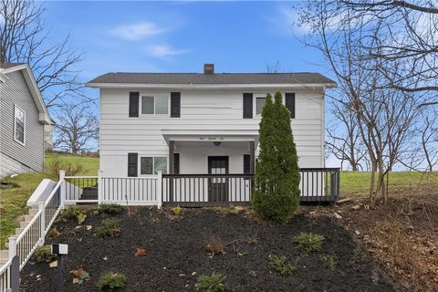 Photo of 125 Liberty St, Bridgeville, PA 15017 (MLS # 1746237)