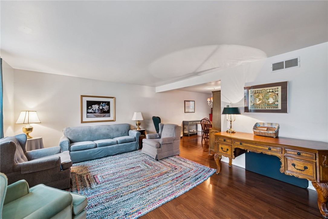366 Willow Hedge Dr