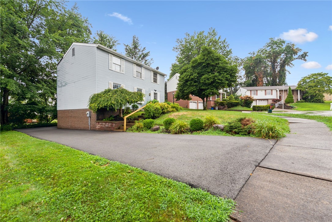 366 Willow Hedge Dr