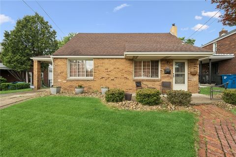 Photo of 416 Veronica Dr, Pittsburgh, PA 15235 (MLS # 1759547)