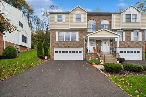 Photo of 371 Karen Ct, Monroeville, PA 15146 (MLS # 1727262)