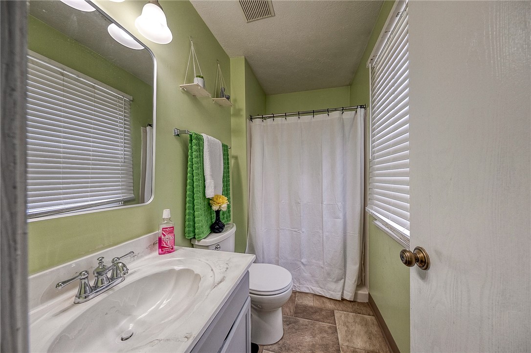 Cranberry Twp, Pennsylvania 16066, United States, 3 Bedrooms Bedrooms, ,4 BathroomsBathrooms,Residential,Active,152758