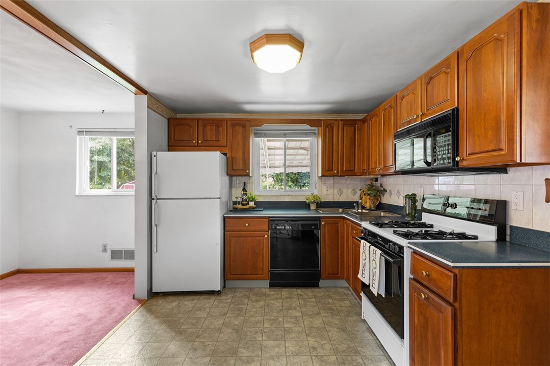 Baldwin Boro, Pennsylvania 15236, United States, 2 Bedrooms Bedrooms, ,2 BathroomsBathrooms,Residential,Contingent,185913