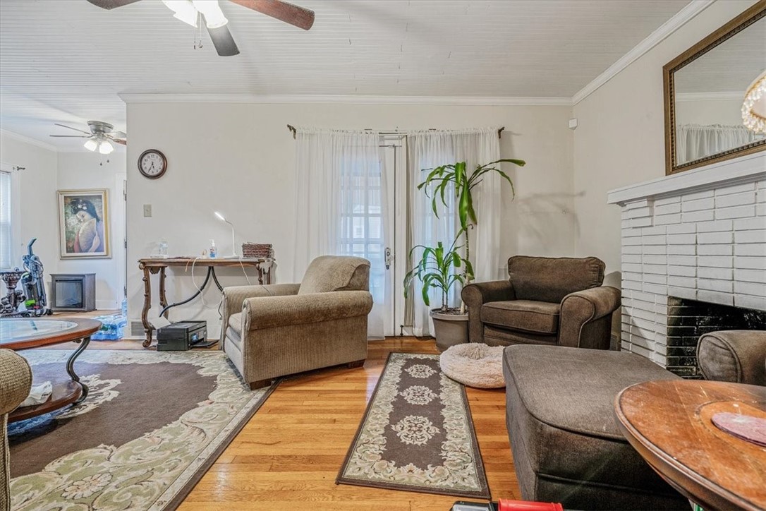 Aliquippa, Pennsylvania 15001, United States, 3 Bedrooms Bedrooms, ,2 BathroomsBathrooms,Residential,Active,218216