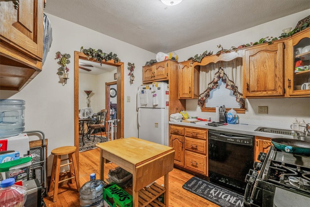 Aliquippa, Pennsylvania 15001, United States, 3 Bedrooms Bedrooms, ,2 BathroomsBathrooms,Residential,Active,218216