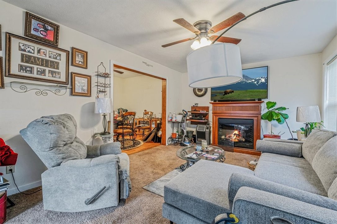 Aliquippa, Pennsylvania 15001, United States, 3 Bedrooms Bedrooms, ,2 BathroomsBathrooms,Residential,Active,218216