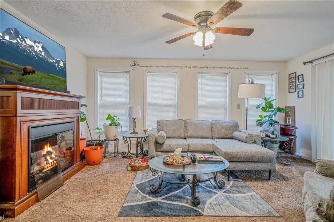 Aliquippa, Pennsylvania 15001, United States, 3 Bedrooms Bedrooms, ,2 BathroomsBathrooms,Residential,Active,218216