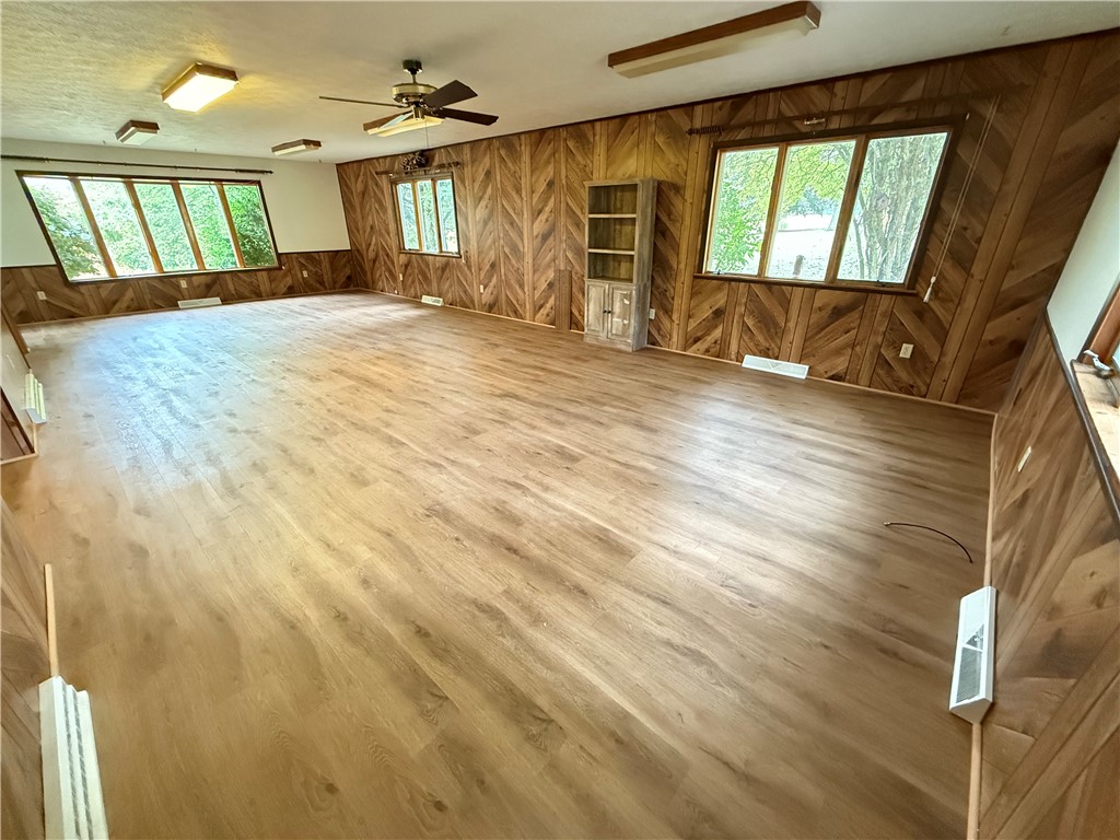 Perry Twp, Pennsylvania 16130, United States, 3 Bedrooms Bedrooms, ,1 BathroomBathrooms,Residential,Active,217072