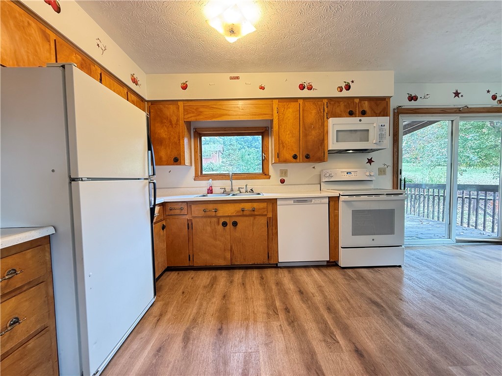 Perry Twp, Pennsylvania 16130, United States, 3 Bedrooms Bedrooms, ,1 BathroomBathrooms,Residential,Active,217072