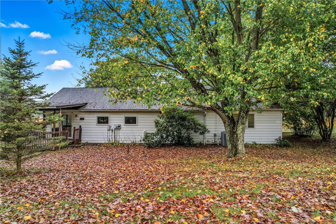 Perry Twp, Pennsylvania 16130, United States, 3 Bedrooms Bedrooms, ,1 BathroomBathrooms,Residential,Active,217072