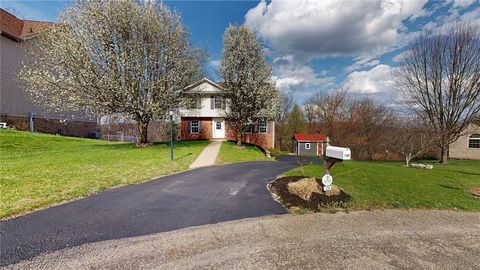 Photo of 104 Whitetail Dr, Beaver Falls, PA 15010 (MLS # 1748362)