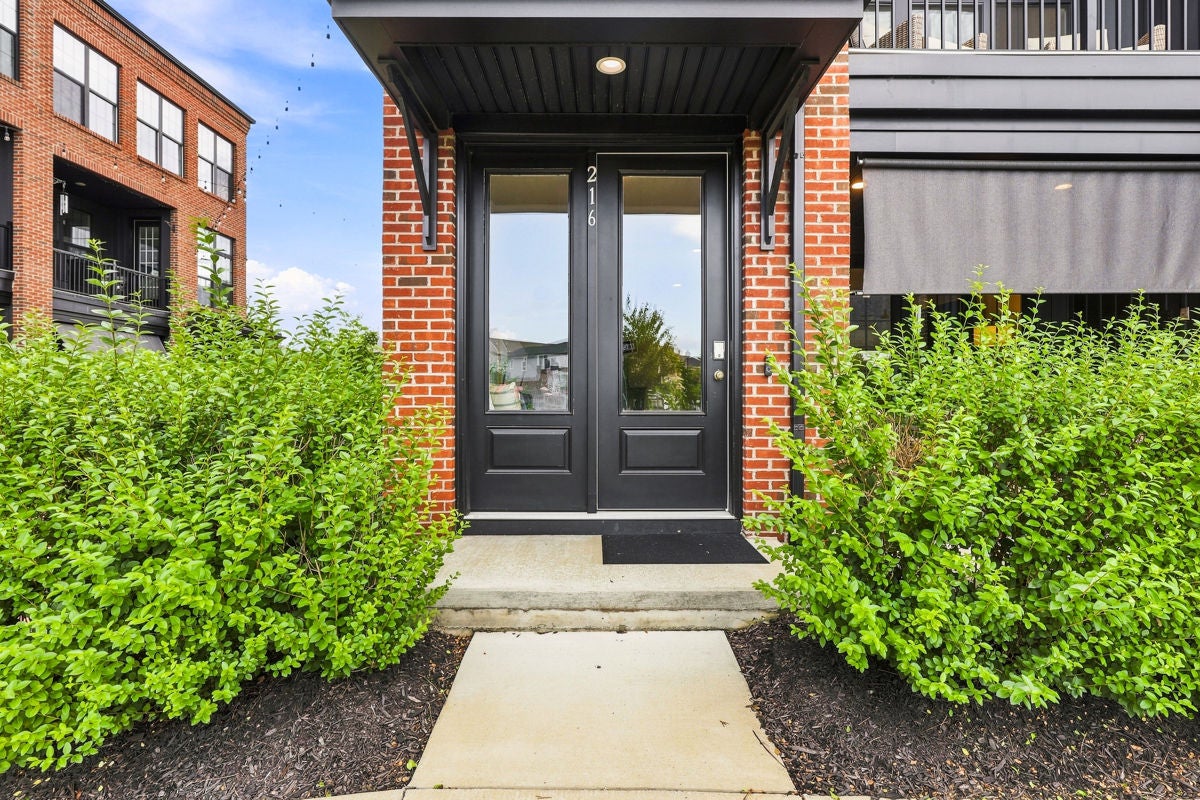 216 Main St