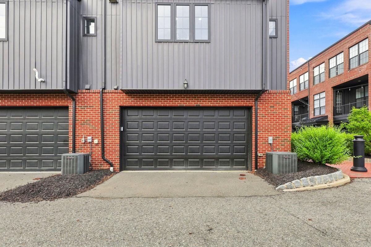 216 Main St