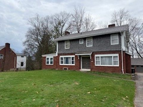 Photo of 221 Cherokee Rd, Pittsburgh, PA 15241 (MLS # 1748753)