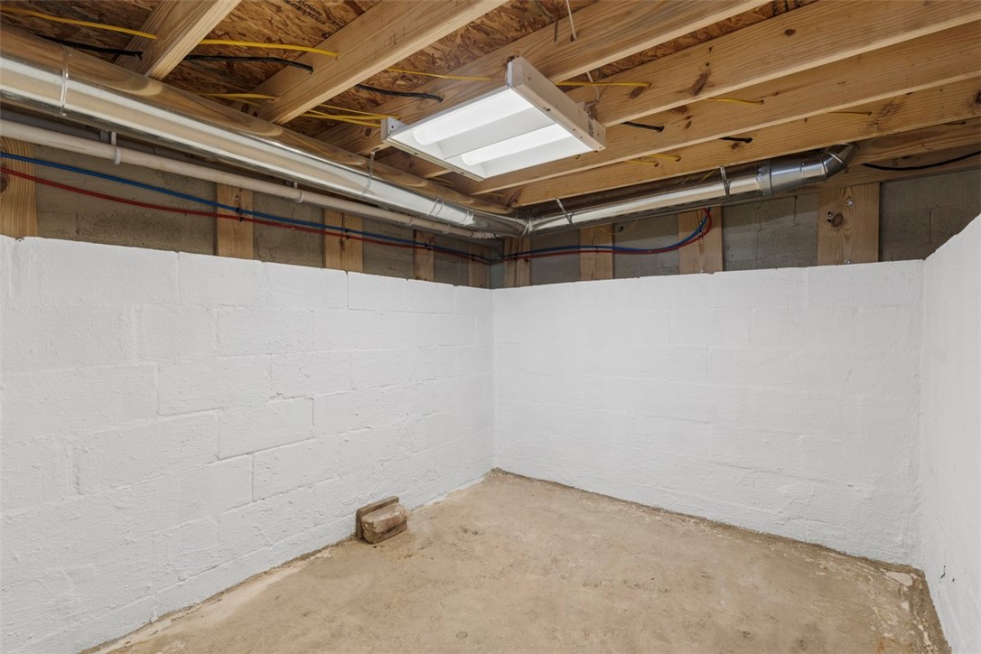 Chartiers, Pennsylvania 15301, United States, 2 Bedrooms Bedrooms, ,1 BathroomBathrooms,Residential,Active,85355