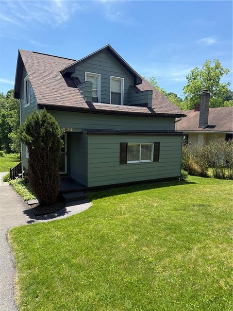Photo of 952 Hulton Rd, Verona, PA 15147 (MLS # 1758298)