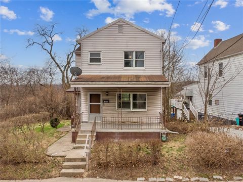 Photo of 504 Fair Oaks St, Mckees Rocks, PA 15136 (MLS # 1743023)