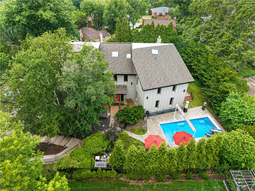 6 Jaycee Dr